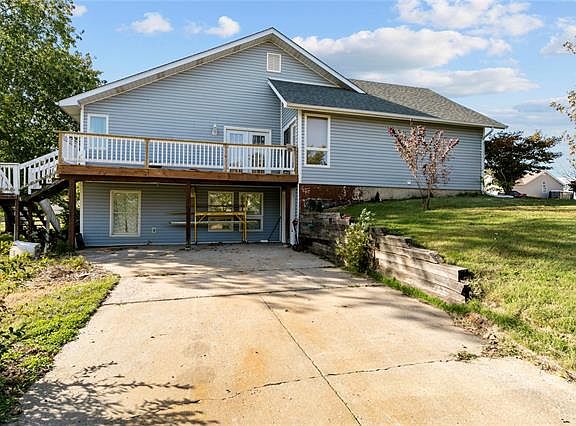 3rd image of 116 Castlewood Dr