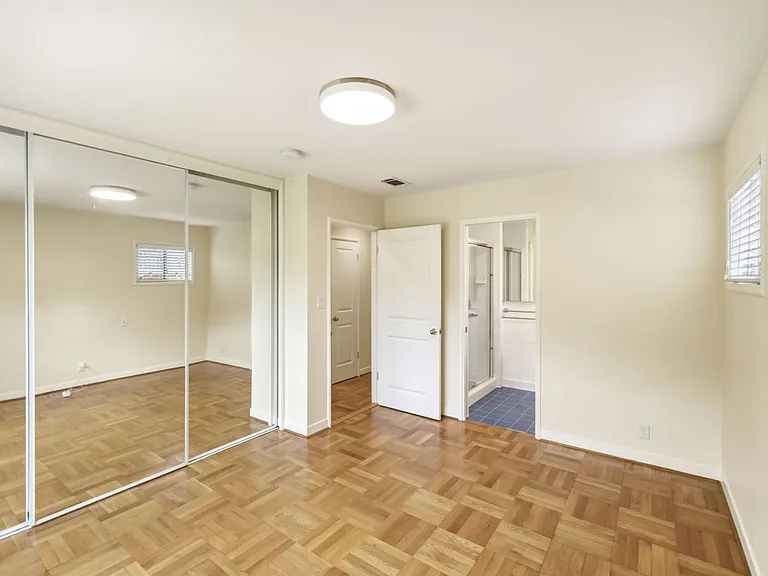 889 Embarcadero Rd — Photo 13