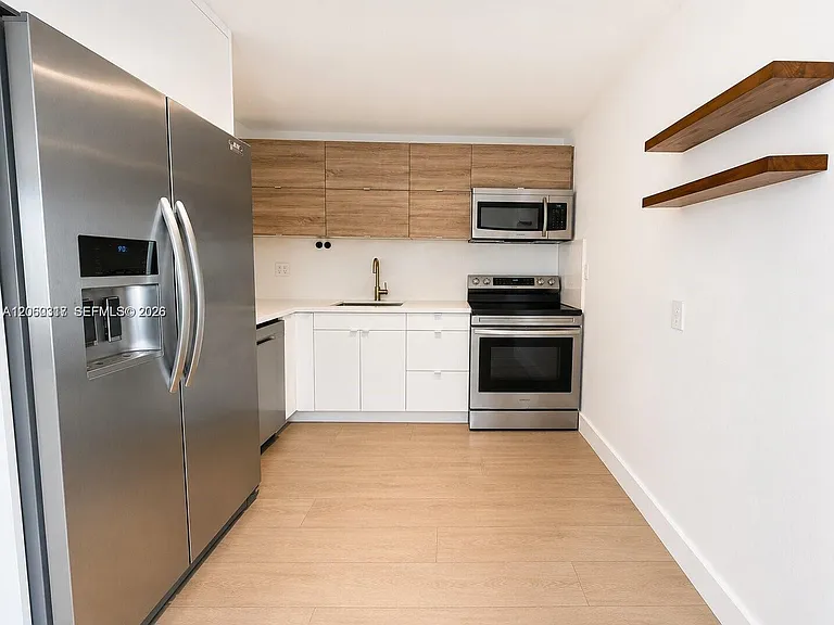 1631 NE 114th St #307 — Photo 7