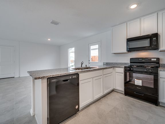 4th image of 3708 Bluebird Ln