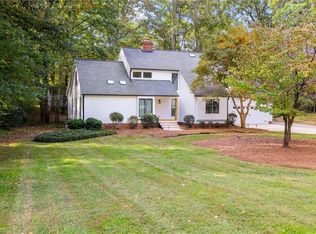 5928 Woodfield Dr, Kernersville, NC 27284