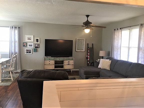 3rd image of 705 Park Hill Dr