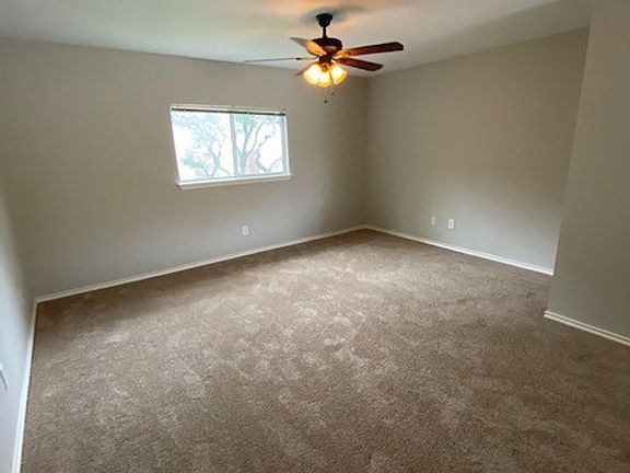 3rd image of 4118 Knollpass
