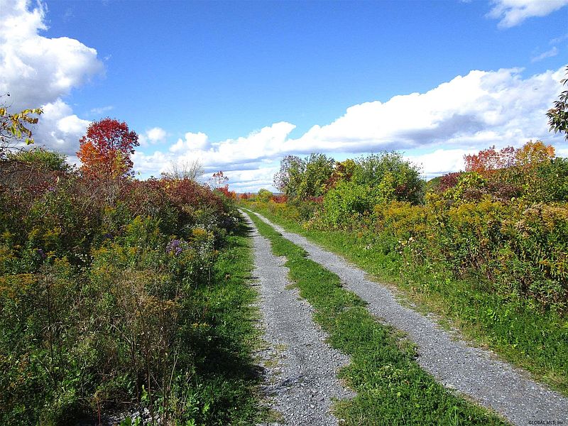 2nd image of 833 OAK HILL Road