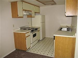 4th image of 3609 Myrtle Ave APT 3