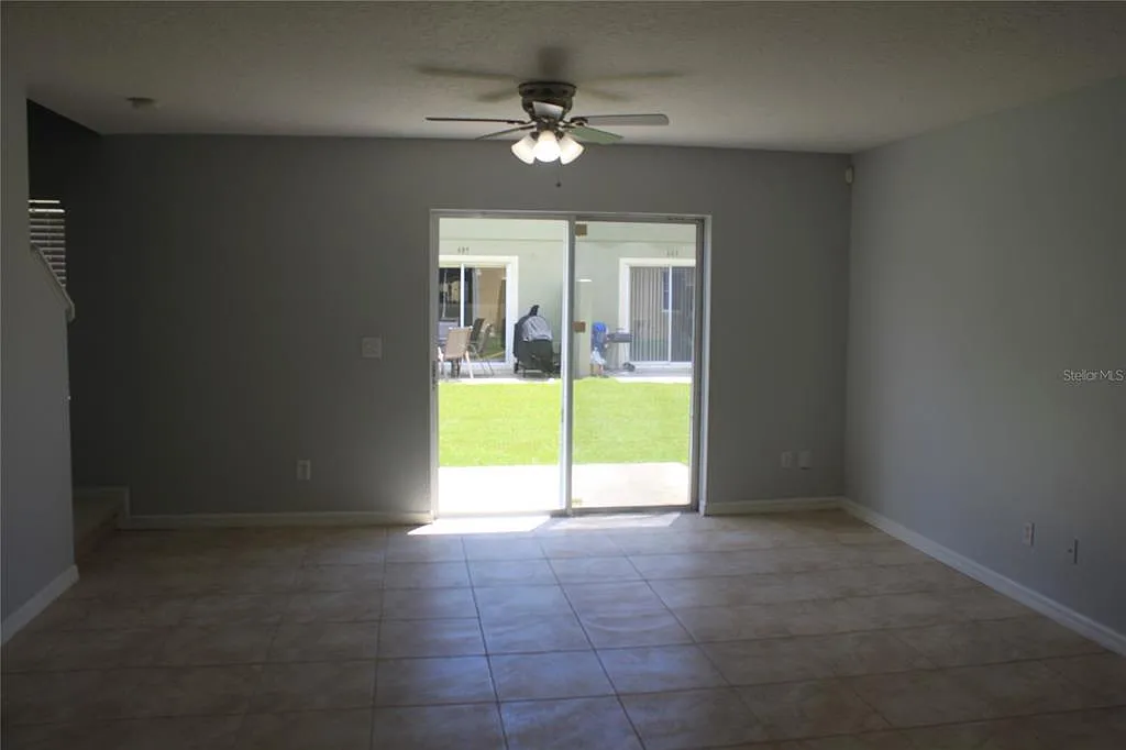 3 bed, 2.5 bath, 1495 sqft, $2,025 — Photo 4