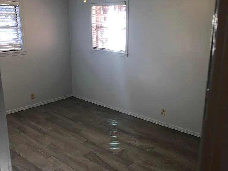 715 S 20th St — Photo 12