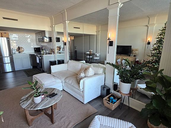 3rd image of 14 Lockwood Dr APT 9A