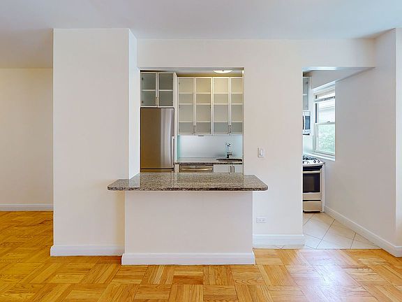 5th image of 30 Park Ave #*****9c