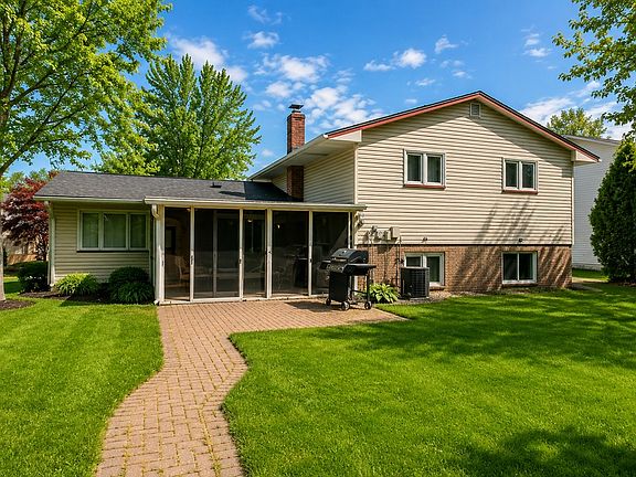 3rd image of 8806 Norwood Dr