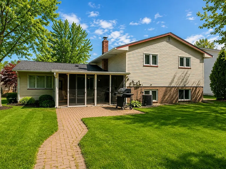 8806 Norwood Dr — Photo 3