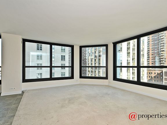 Living Room / Dining Room