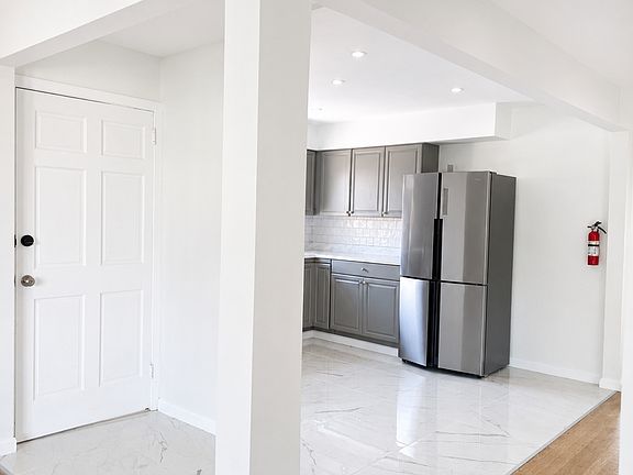 4th image of 214 Morris St Floor 2