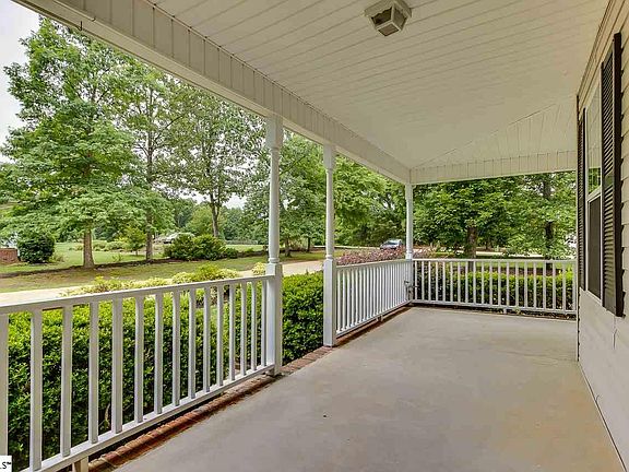 4th image of 32 Brooke Ann Ct