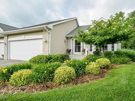 4th image of 2371 Whimbrel Ct NE #44