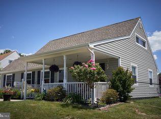 36 Underwood Rd, Levittown, PA 19056