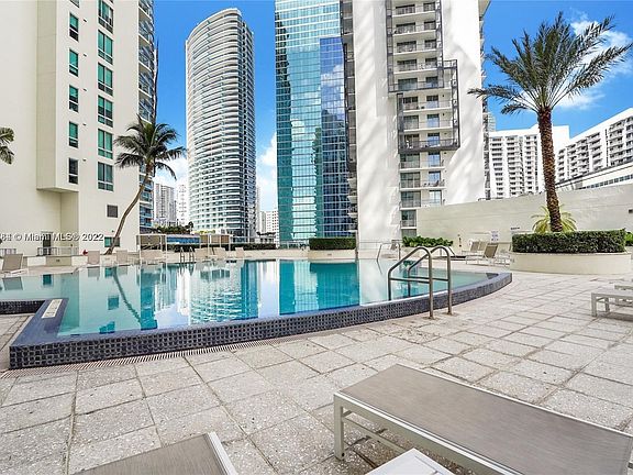 3rd image of 300 Biscayne Blvd #T1404