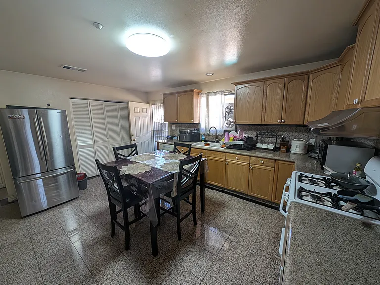 2721 Montezuma Ave — Photo 6
