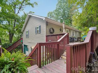 650 Creekside Dr, Maggie Valley, NC 28751