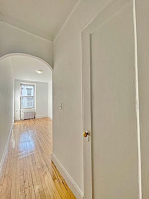 2nd image of 335 W 19th St APT D6