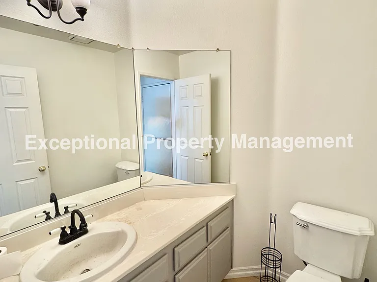 16202 Trailwinds Dr — Photo 15