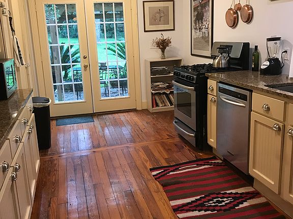 Large gourmet kitchen