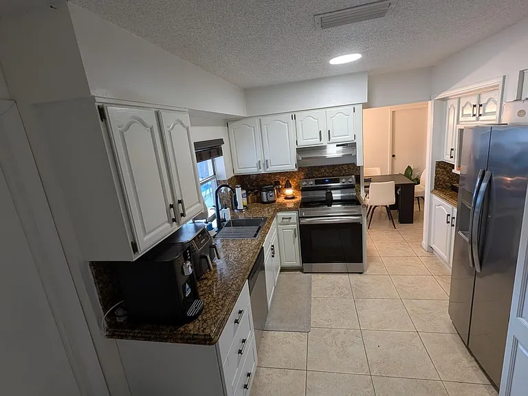 11640 NW 32nd Mnr #0 — Photo 17