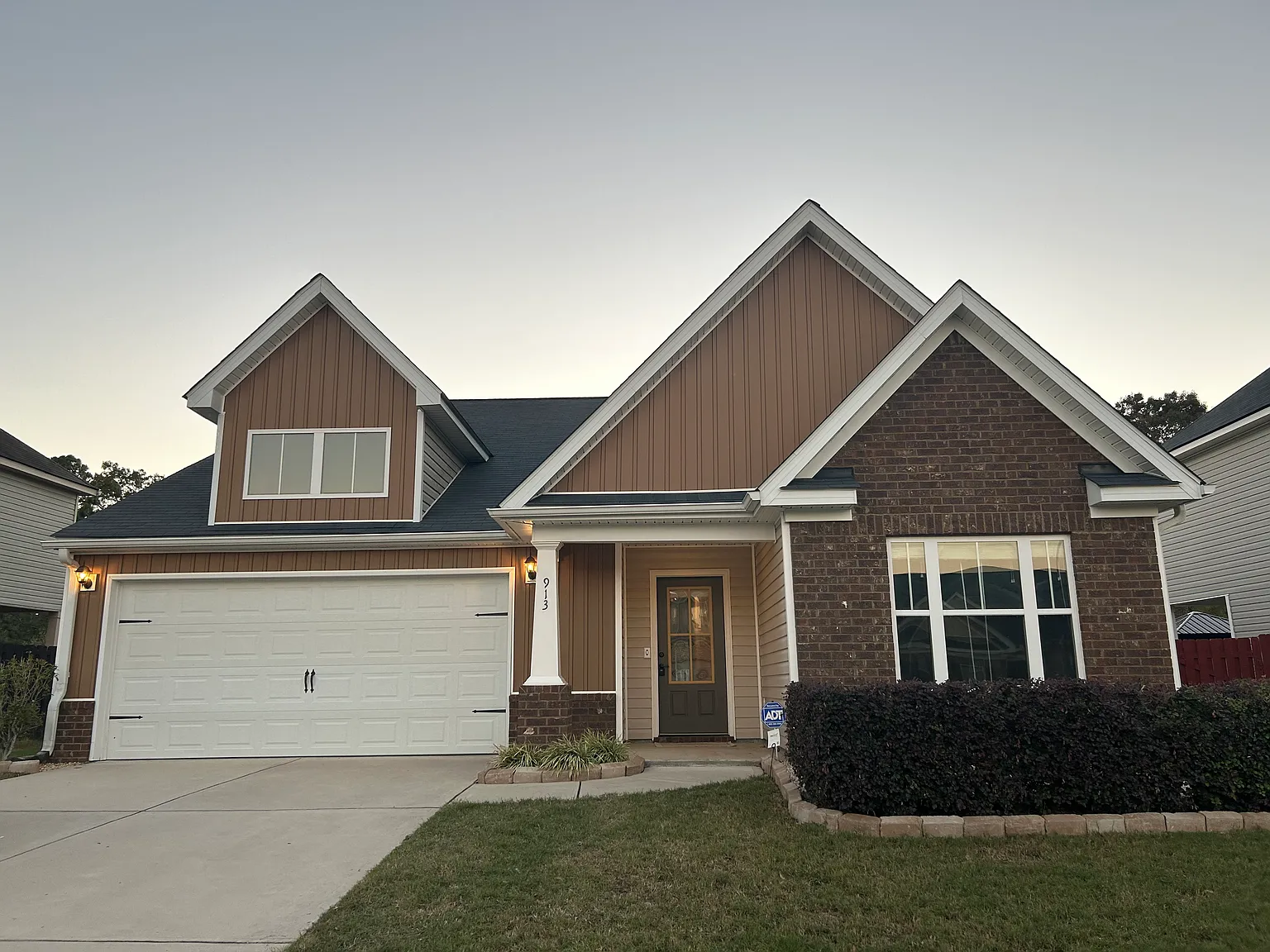 4 bed, 2116 sqft, $2,150 — Photo 1