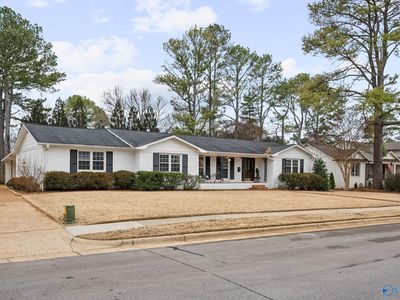 211 Teakwood Dr SW, Huntsville, AL, 35801