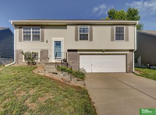 6702 N 78th Ter, Omaha, NE 68122