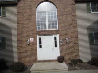 400 S Peace Rd #1, Sycamore, IL 60178