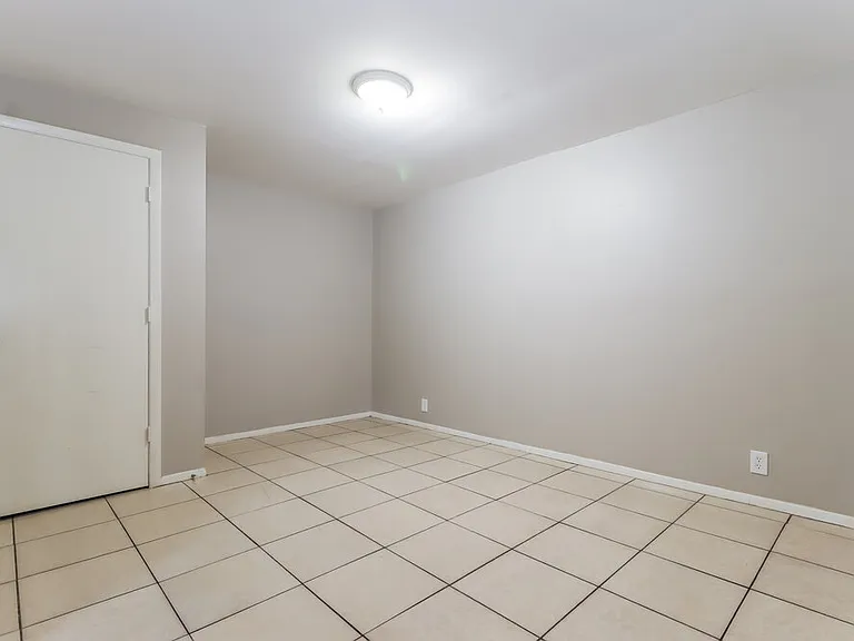 3207 E 24th Ave — Photo 13