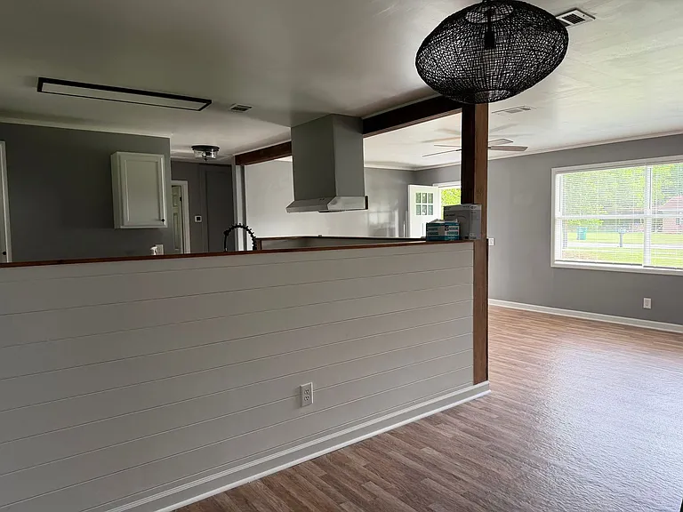 183 Durham St SW — Photo 5