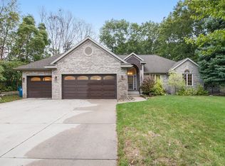 19018 Sioux Dr, Spring Lake, MI 49456