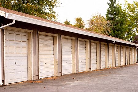Courtyard Cottages Exterior Garages
