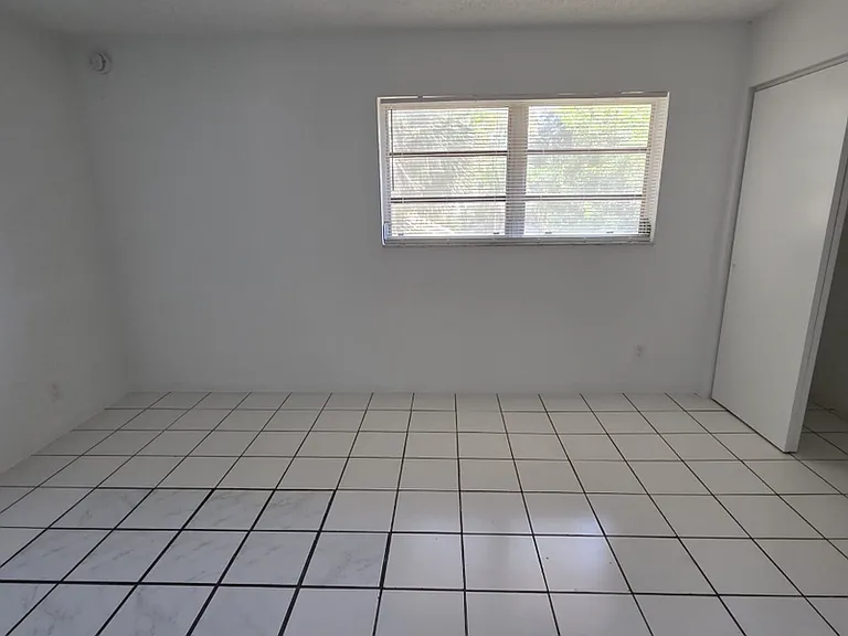 1150 NE 17th Ct — Photo 20