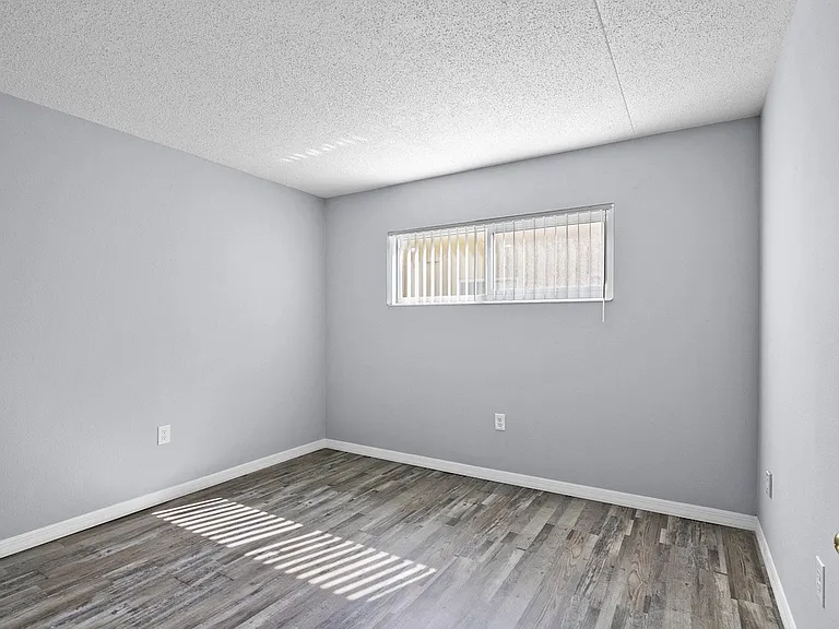 Ridge Manor Apartments — Photo 26