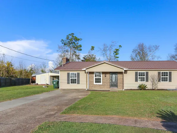 710 E Pine Forest Dr, Lynn Haven, FL 32444