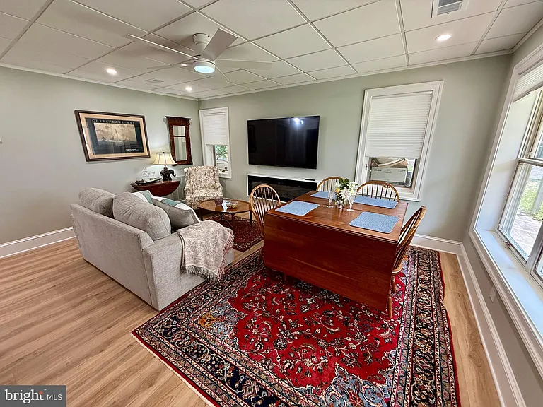 110 Annapolis St #B — Photo 8