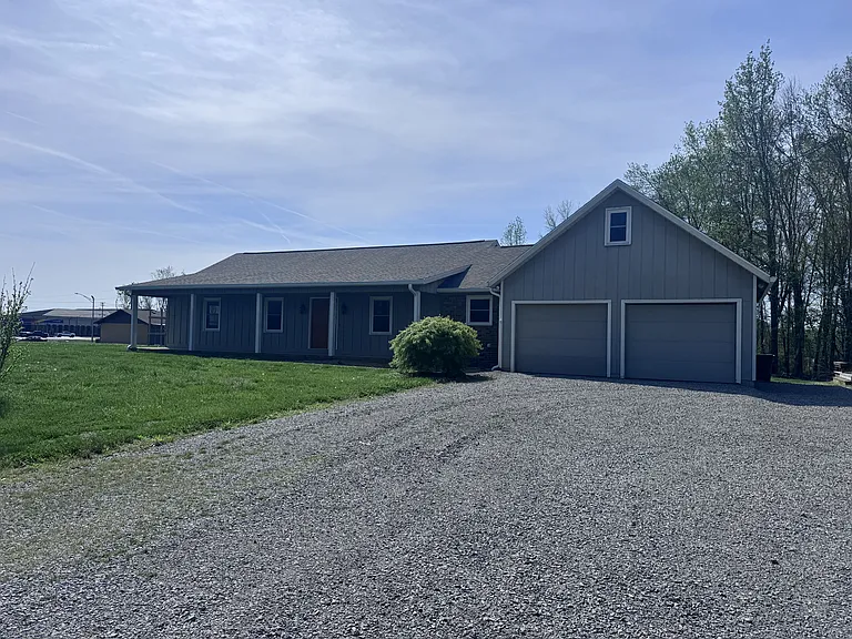 49 Kingfisher Ln — Photo 1
