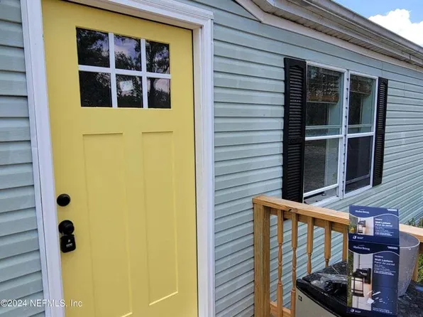 220 Dew Drop Dr, Hawthorne, FL 32640