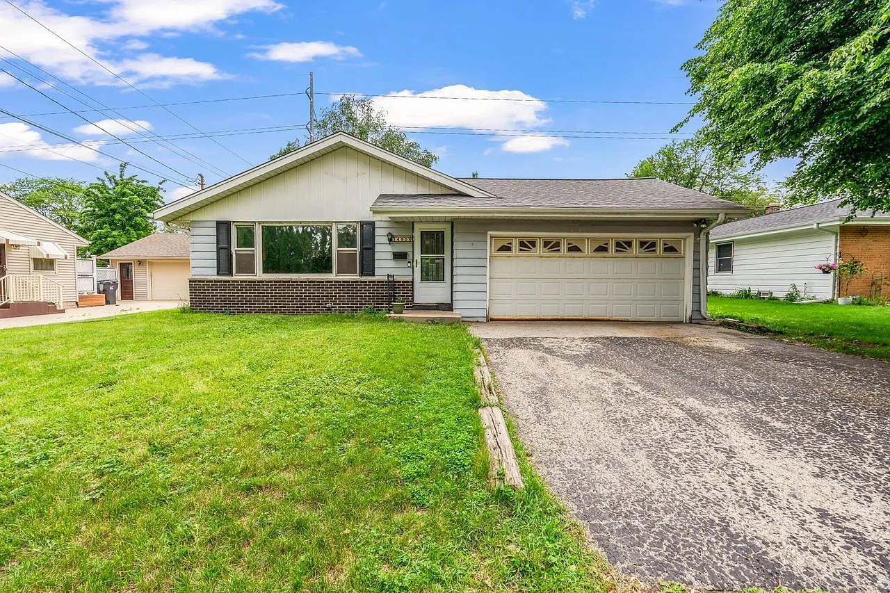 1490 Cedar LANE photo 1