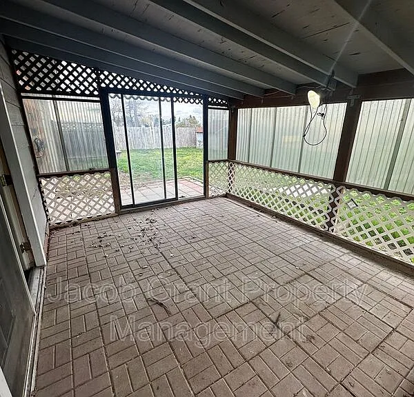 4590 N 15 E — Photo 21