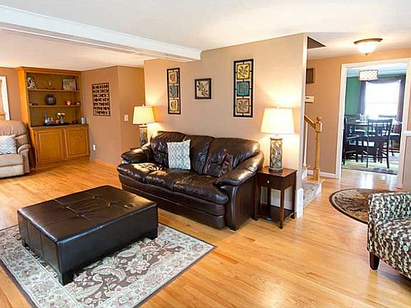 5th image of 63 Stella Dr