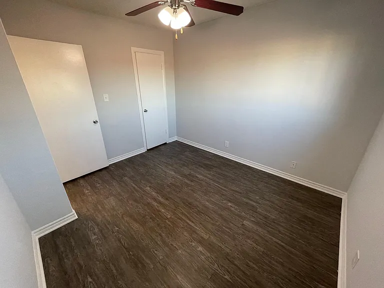 Dorian Apartments — Photo 11