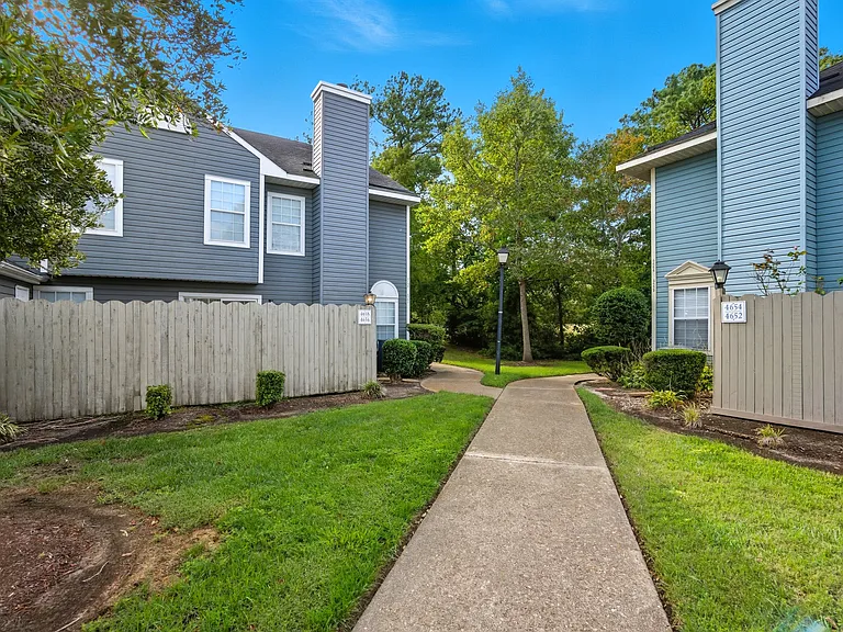 4658 Genoa Cir — Photo 35