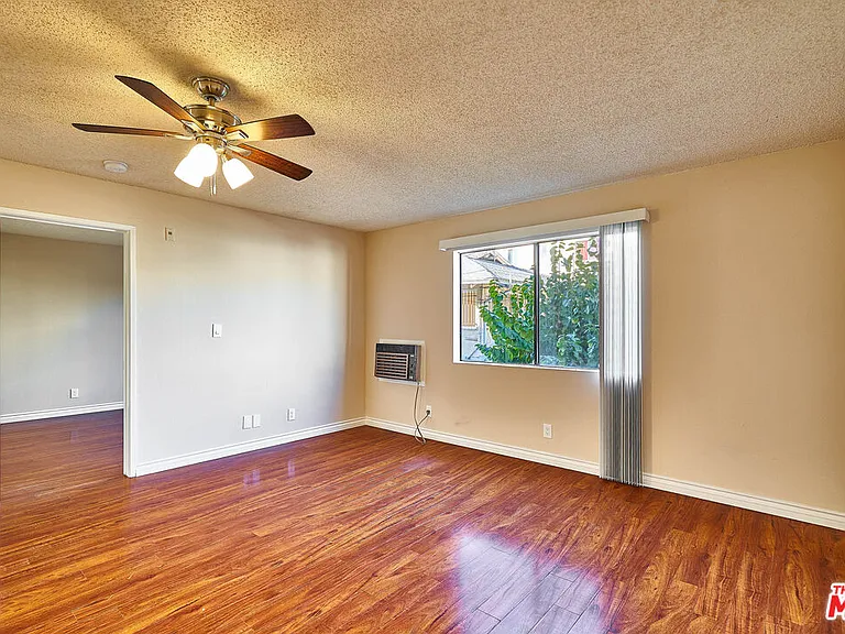 820 S Saint Andrews Pl #203 — Photo 14