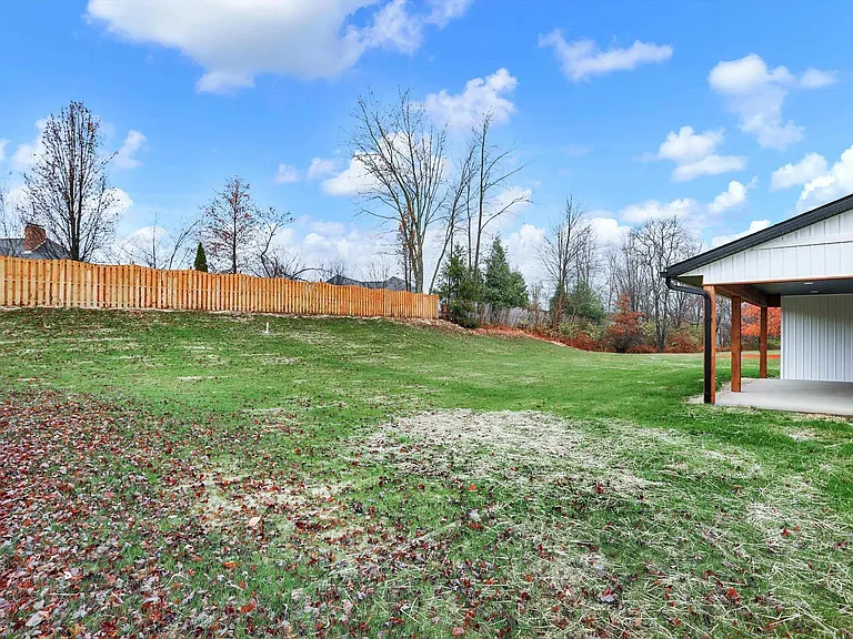 2110 S Smith Rd — Photo 26