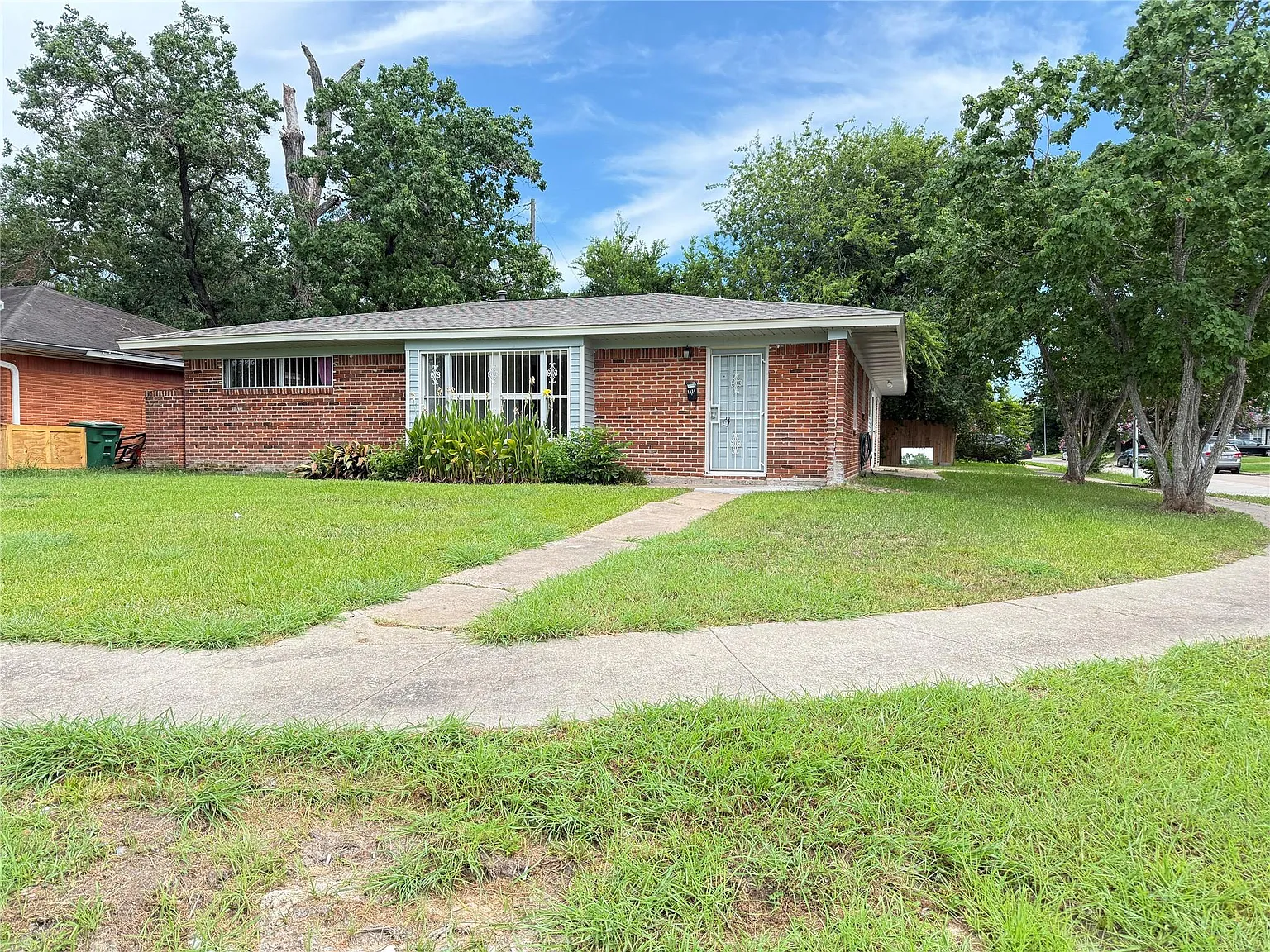 3 bed, 2.0 bath, 1291 sqft, $1,750 — Photo 2