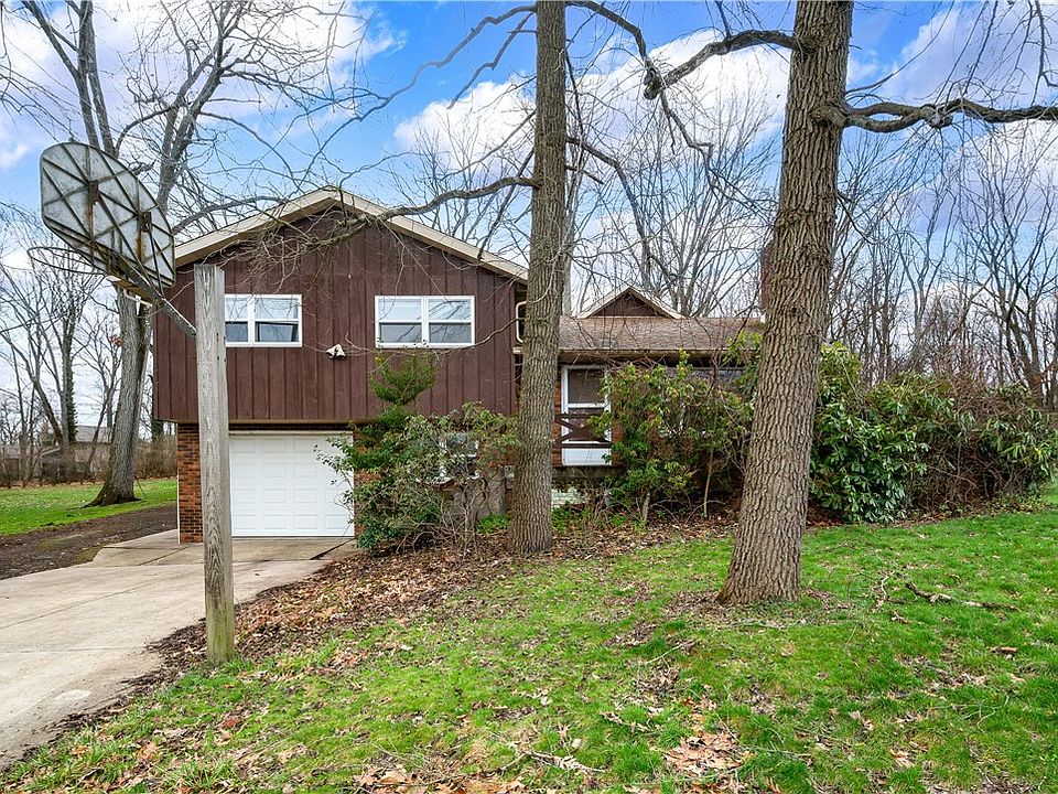 1st image of 120 Braethorn Dr